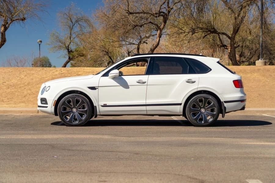 2020 Bentley Bentayga - Image 2 of 31
