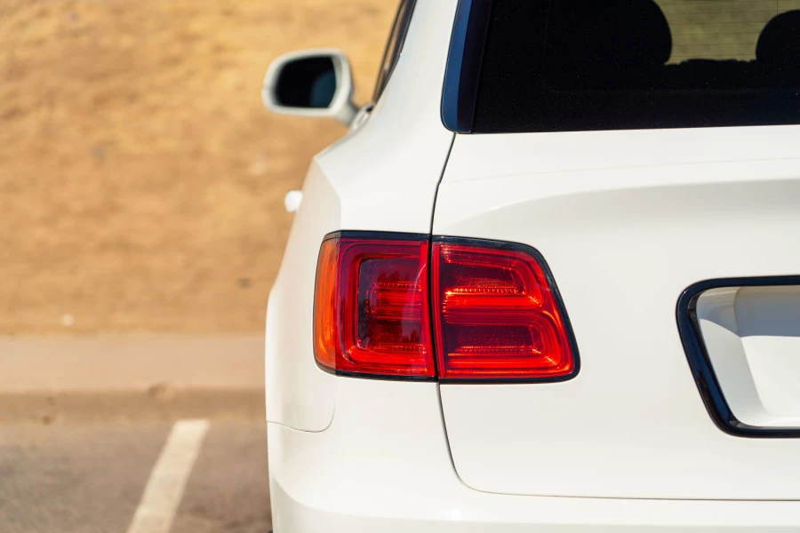 2020 Bentley Bentayga - Image 18 of 31