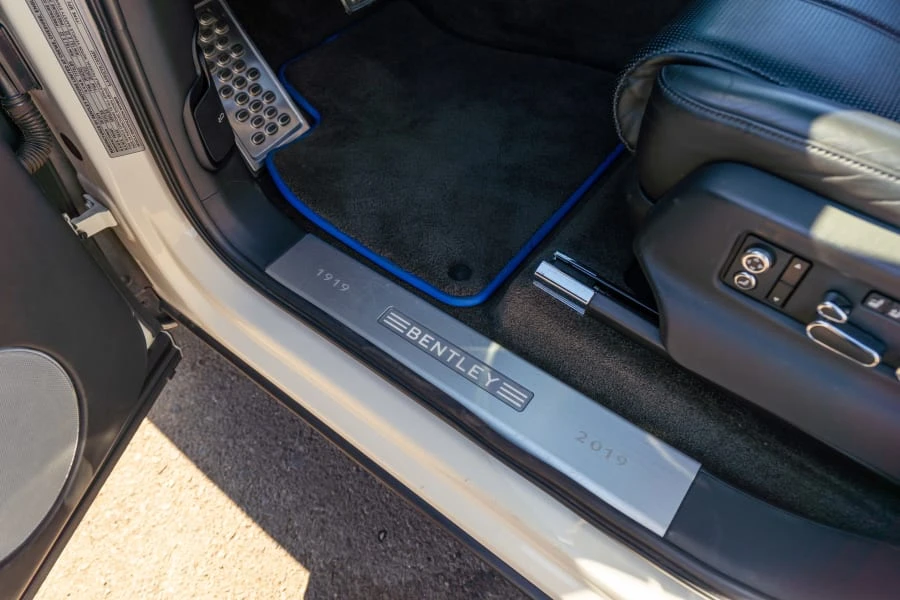 2020 Bentley Bentayga - Image 27 of 31