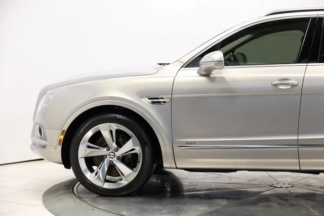 2020 Bentley Bentayga - Image 7 of 12
