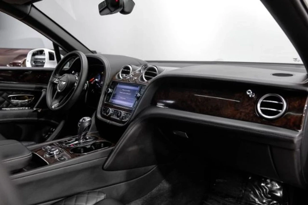 2020 Bentley Bentayga Mulliner - Image 18 of 21