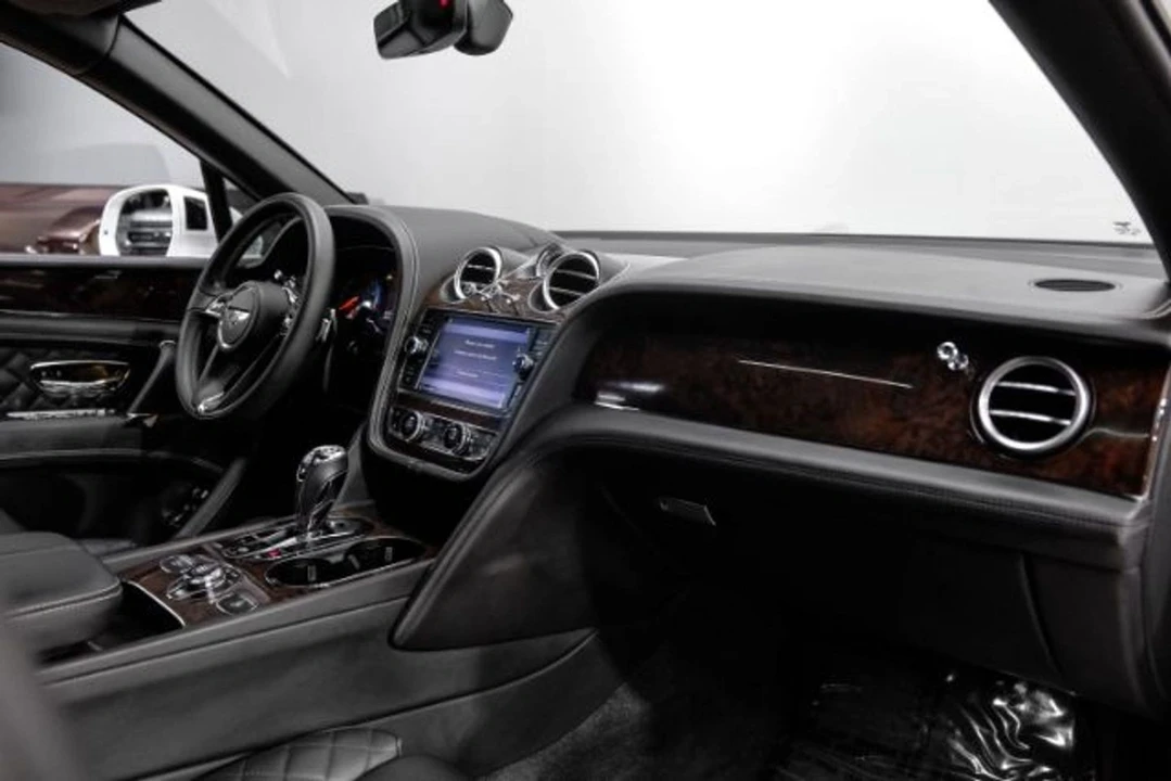 2020 Bentley Bentayga Mulliner - Image 18 of 21