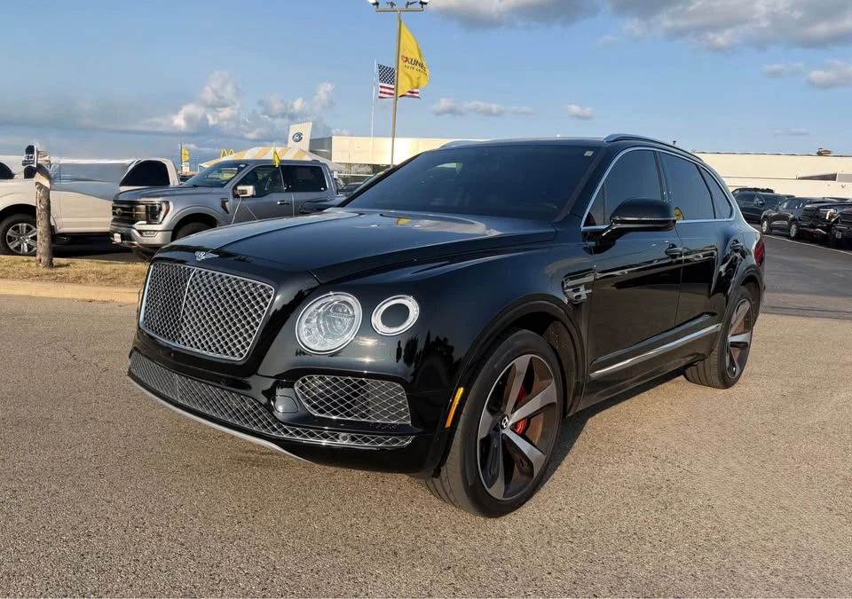 2020 Bentley Bentayga - Image 2 of 15