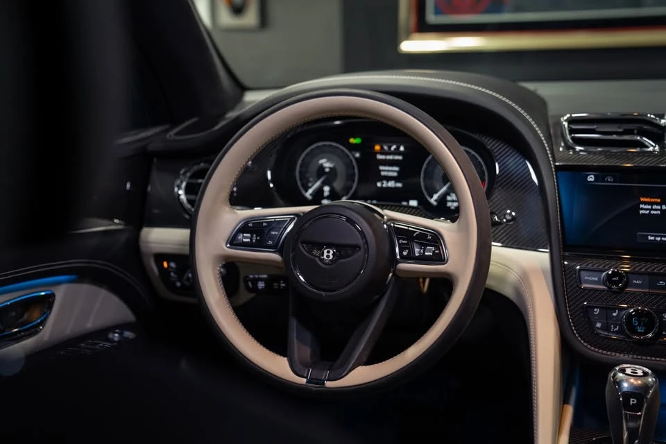 2020 Bentley Bentayga - Image 18 of 20