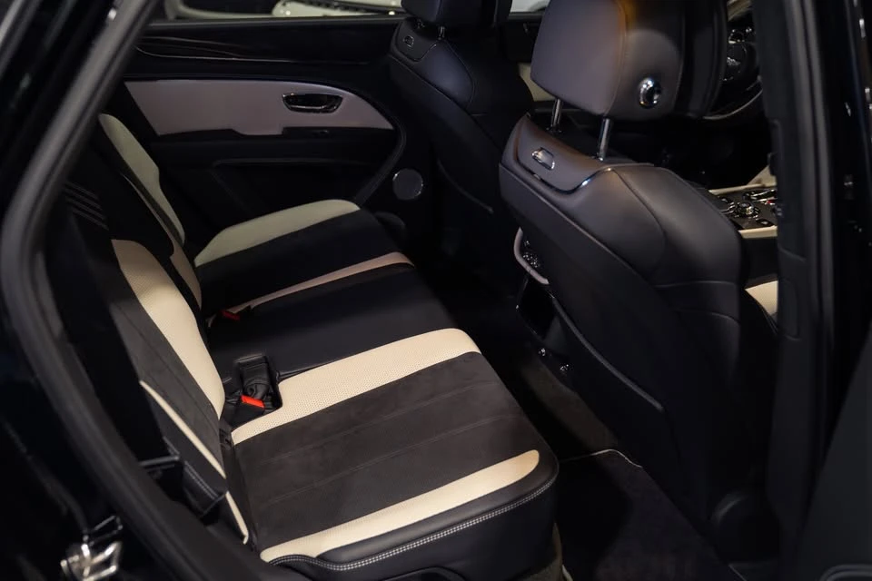 2020 Bentley Bentayga - Image 13 of 20