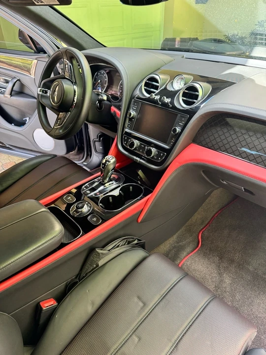 2020 Bentley Bentayga - Image 9 of 10