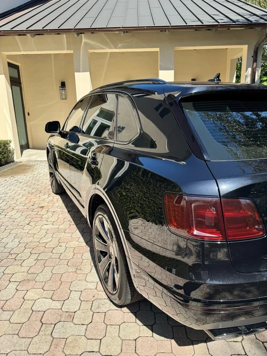 2020 Bentley Bentayga - Image 7 of 10