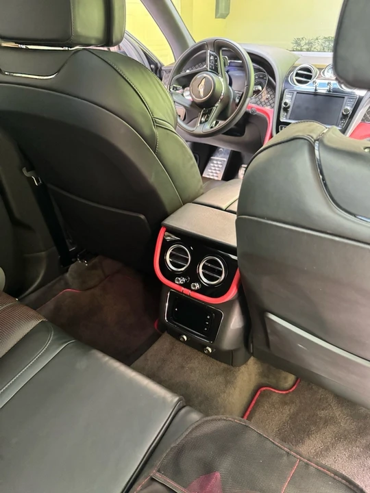 2020 Bentley Bentayga - Image 10 of 10