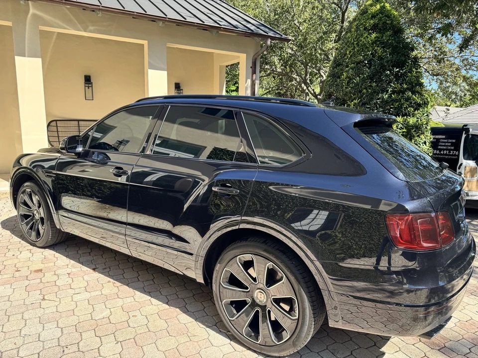2020 Bentley Bentayga - Image 6 of 10