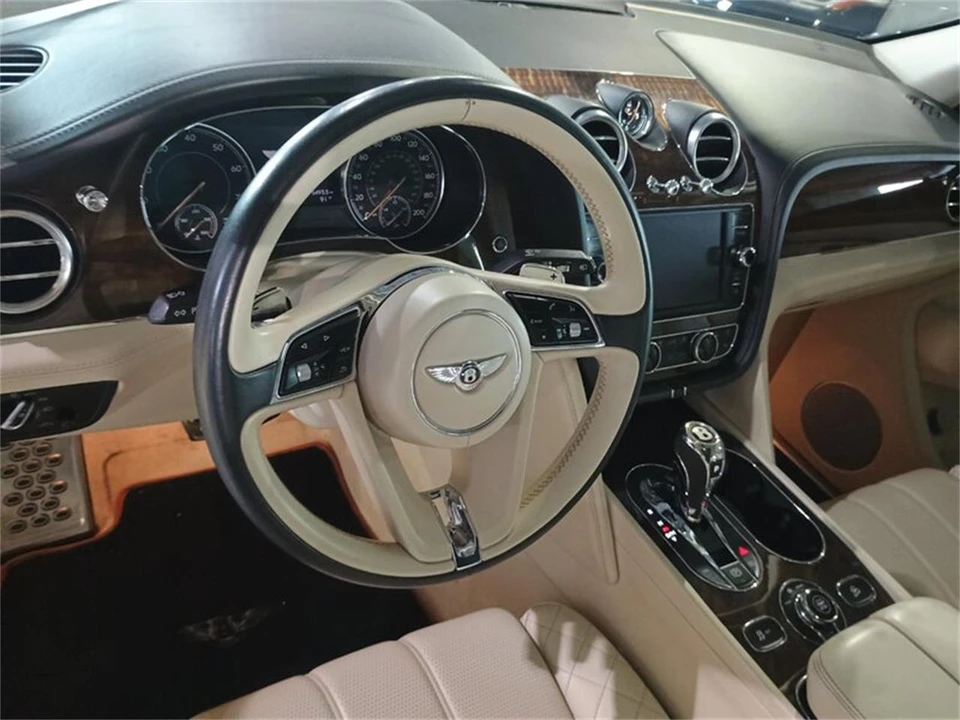 2020 Bentley Bentayga - Image 19 of 31