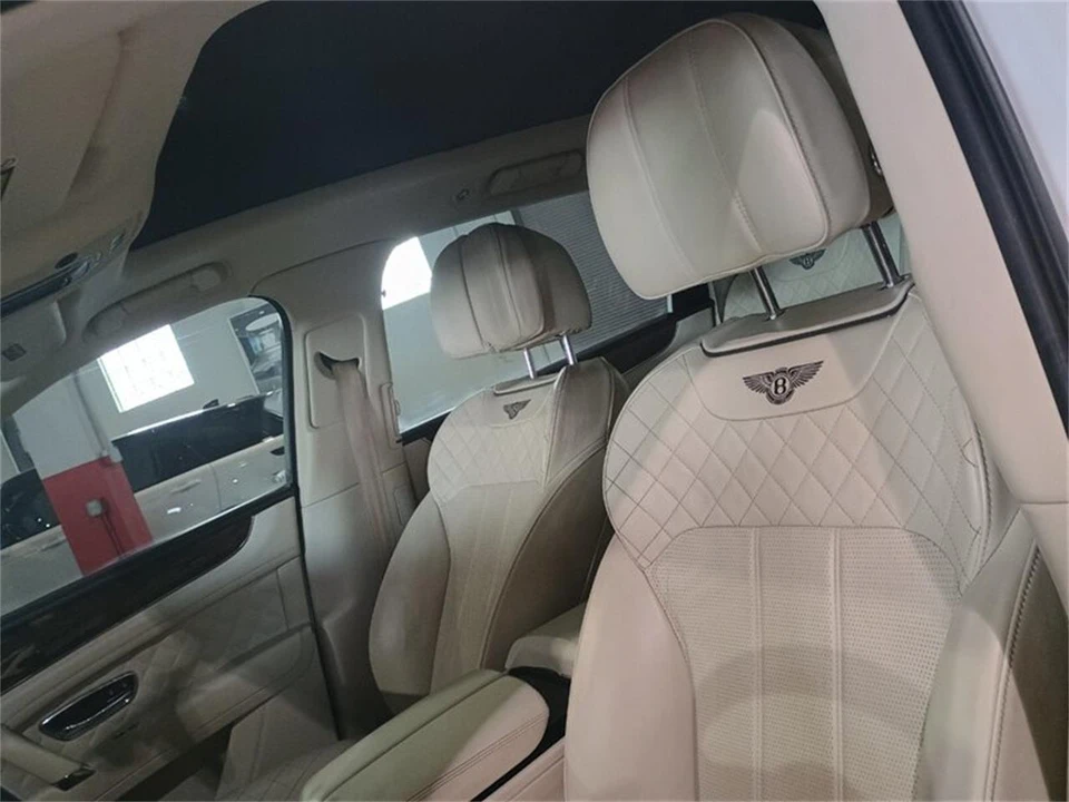 2020 Bentley Bentayga - Image 17 of 31