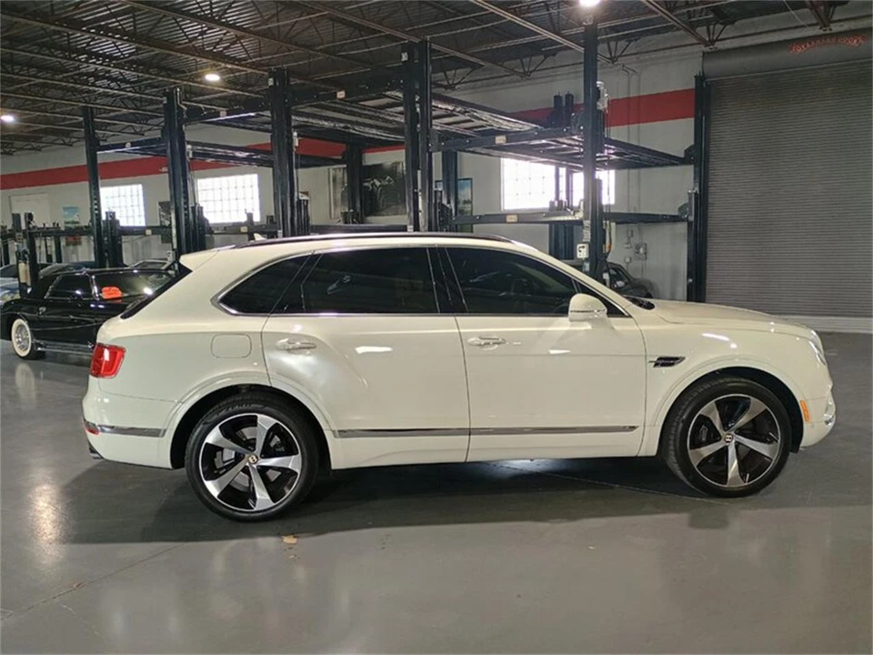 2020 Bentley Bentayga - Image 6 of 31