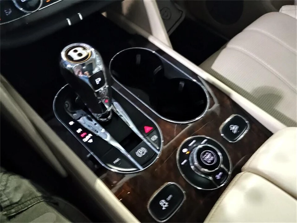 2020 Bentley Bentayga - Image 28 of 31