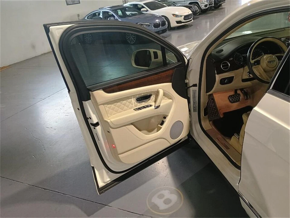 2020 Bentley Bentayga - Image 12 of 31