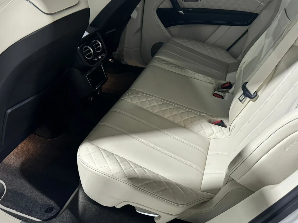 2020 Bentley Bentayga Speed - Image 11 of 12