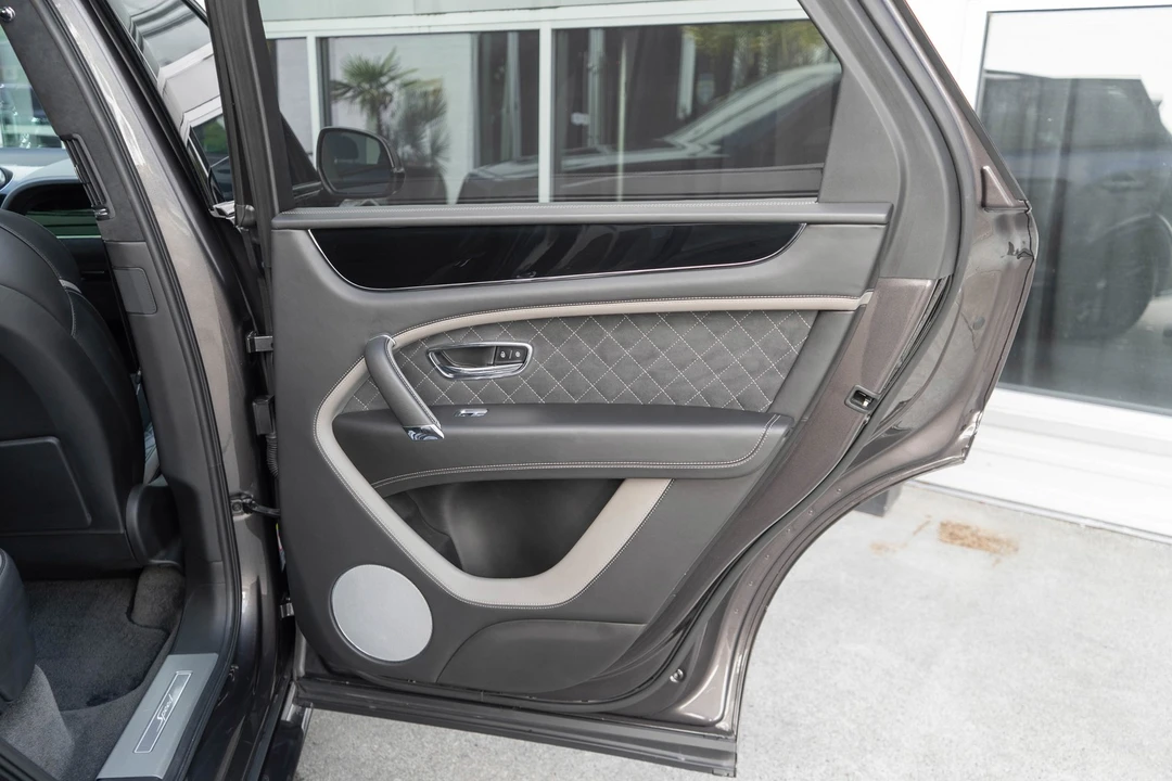 2020 Bentley Bentayga Speed - Image 29 of 31