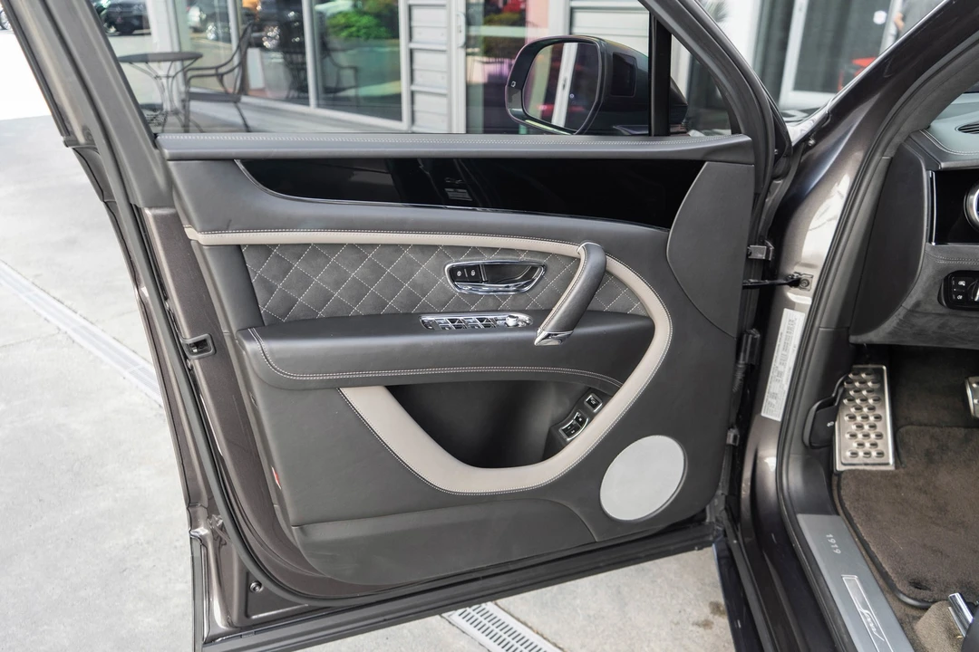 2020 Bentley Bentayga Speed - Image 9 of 31
