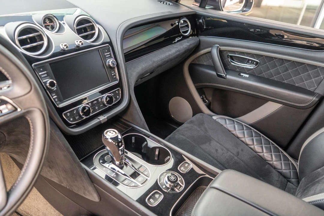 2020 Bentley Bentayga Speed - Image 16 of 31