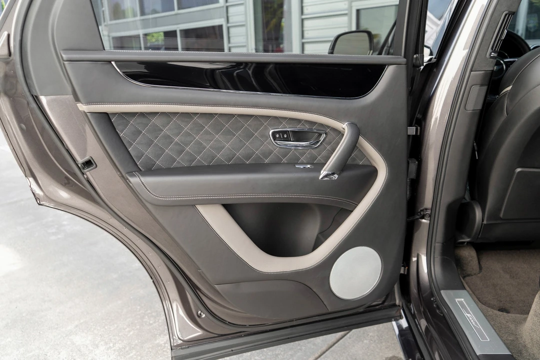 2020 Bentley Bentayga Speed - Image 26 of 31