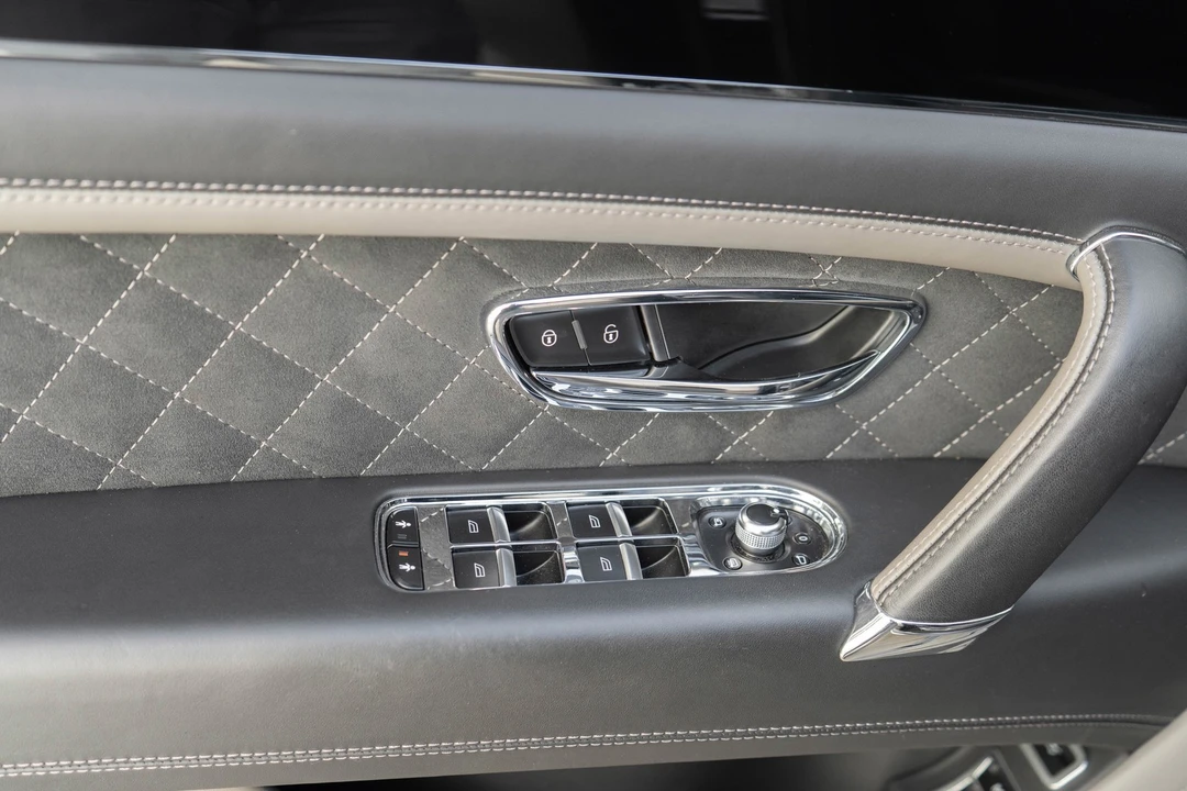 2020 Bentley Bentayga Speed - Image 10 of 31