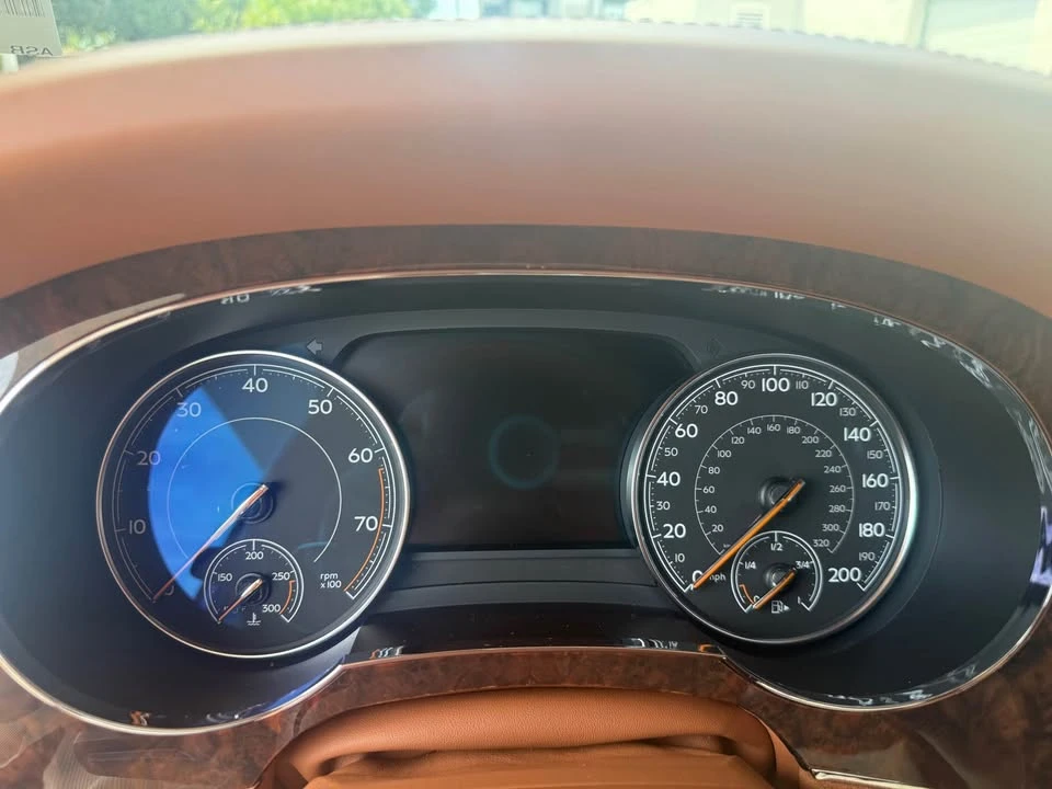 2020 Bentley Bentayga Speed - Image 12 of 13