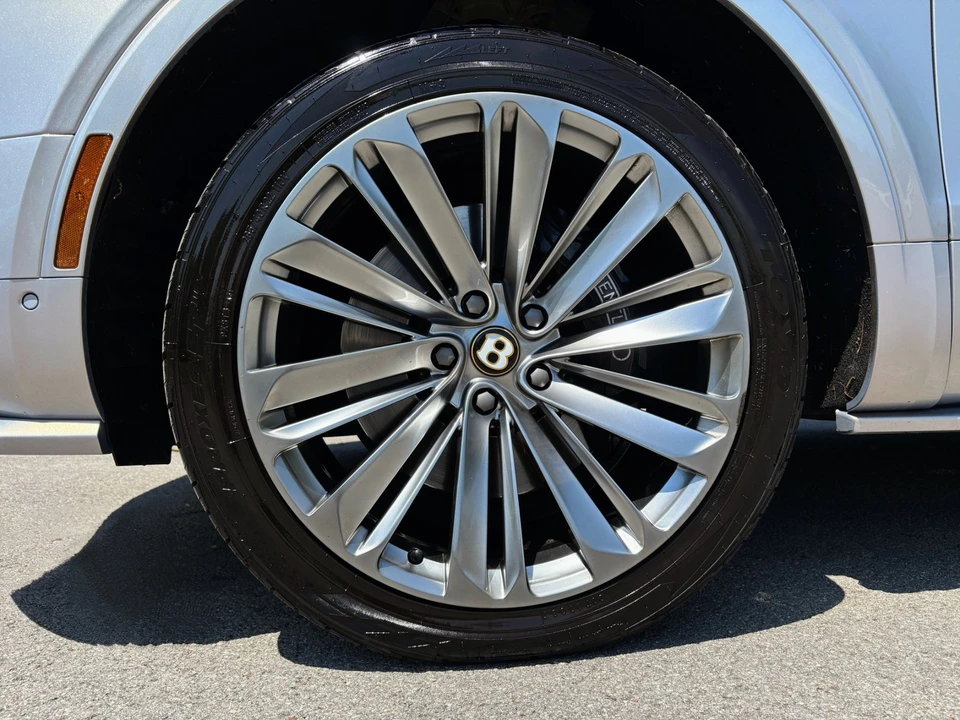2020 Bentley Bentayga Speed - Image 13 of 31