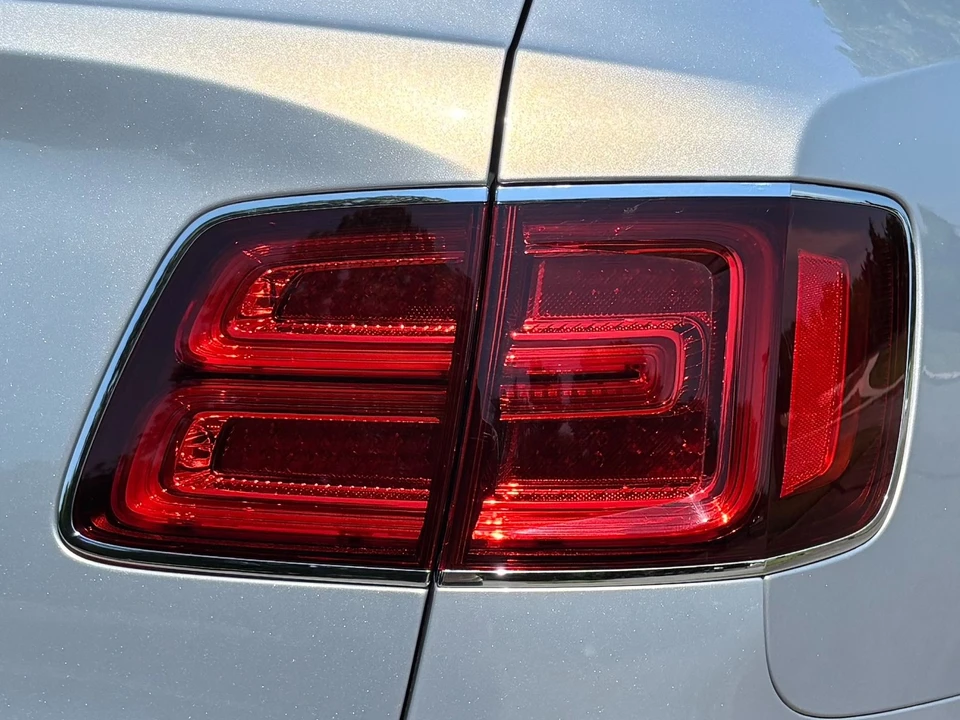 2020 Bentley Bentayga Speed - Image 17 of 31