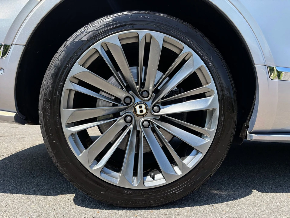 2020 Bentley Bentayga Speed - Image 15 of 31