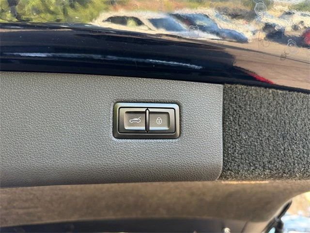 2020 Bentley Bentayga - Image 10 of 20