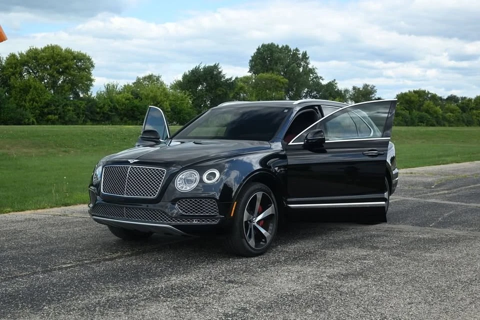 2020 Bentley Bentayga - Image 10 of 14