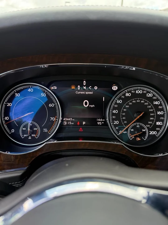2020 Bentley Bentayga - Image 14 of 15