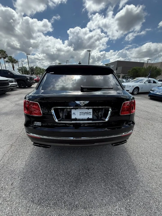 2020 Bentley Bentayga - Image 8 of 15