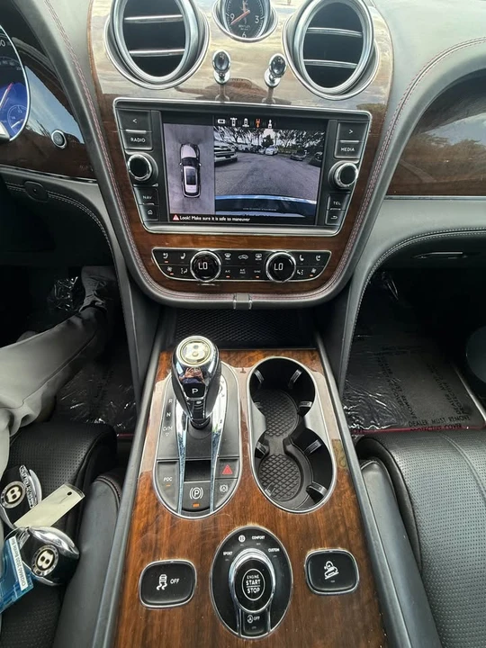 2020 Bentley Bentayga - Image 15 of 15