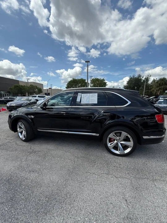 2020 Bentley Bentayga - Image 10 of 15