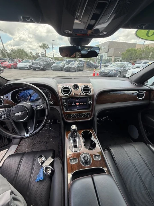 2020 Bentley Bentayga - Image 13 of 15