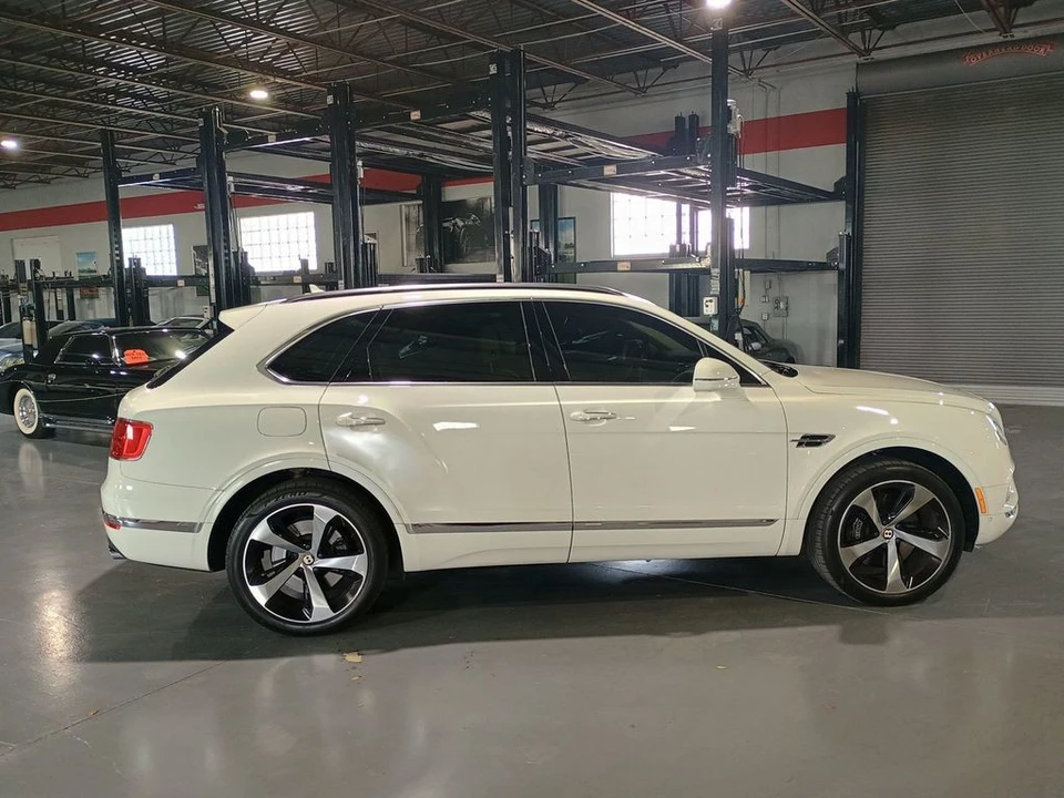 2020 Bentley Bentayga - Image 6 of 12
