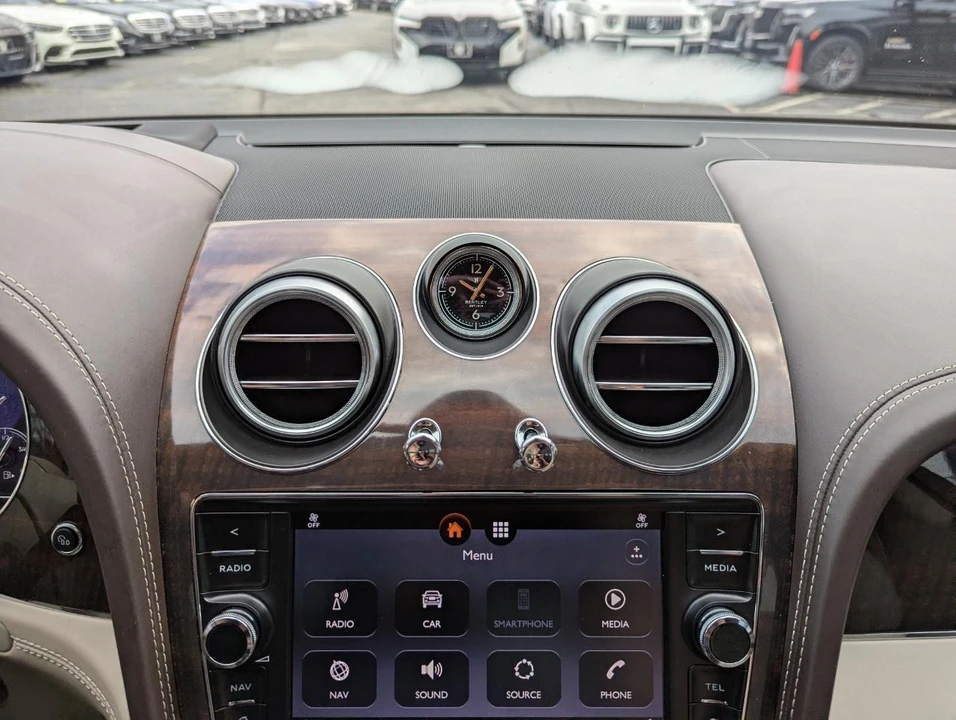 2020 Bentley Bentayga - Image 22 of 31