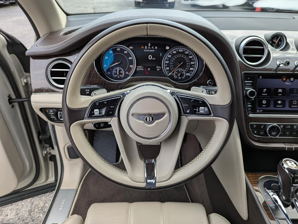2020 Bentley Bentayga - Image 15 of 31