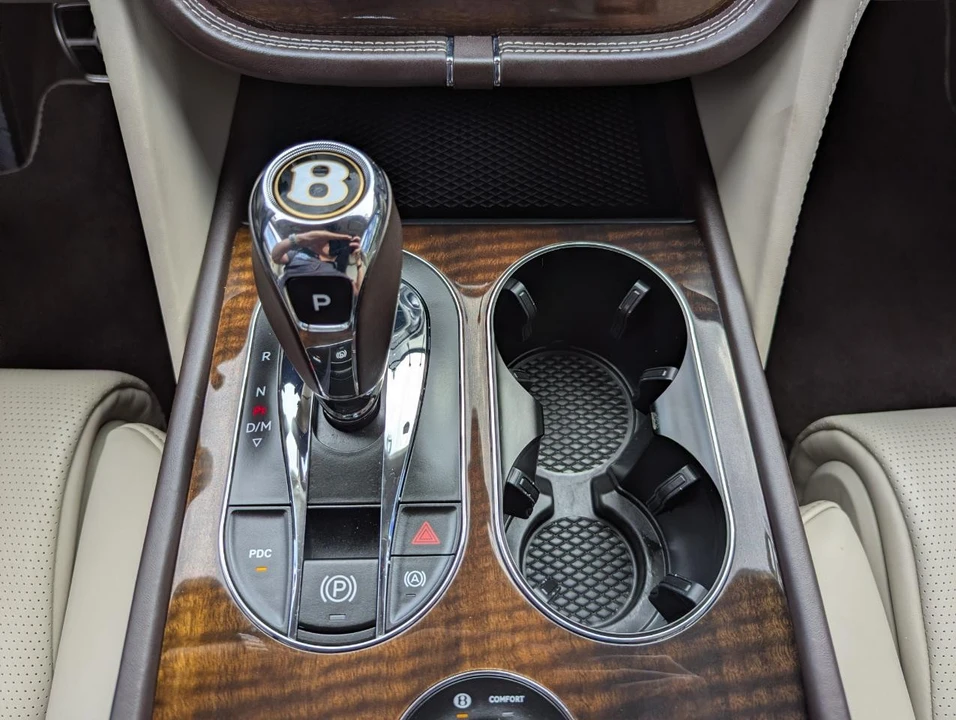 2020 Bentley Bentayga - Image 27 of 31