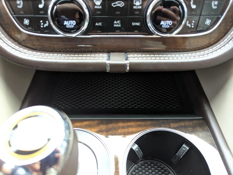 2020 Bentley Bentayga - Image 26 of 31