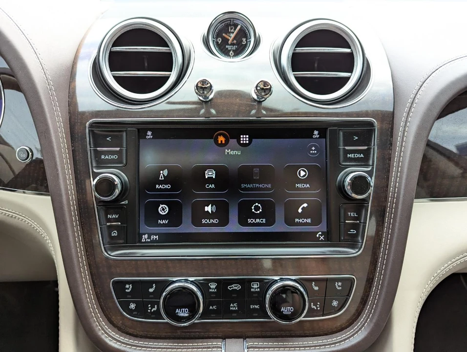 2020 Bentley Bentayga - Image 23 of 31