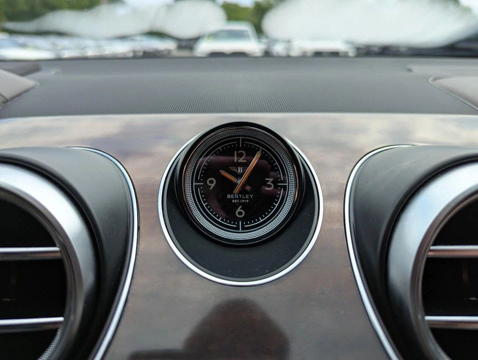 2020 Bentley Bentayga - Image 21 of 31