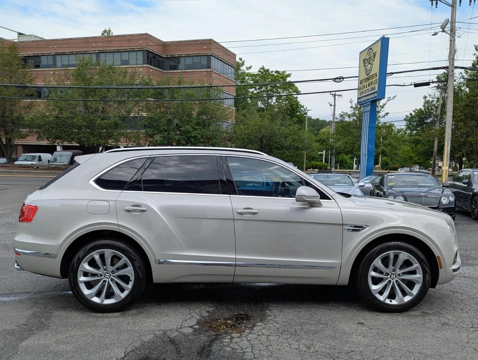 2020 Bentley Bentayga - Image 6 of 31