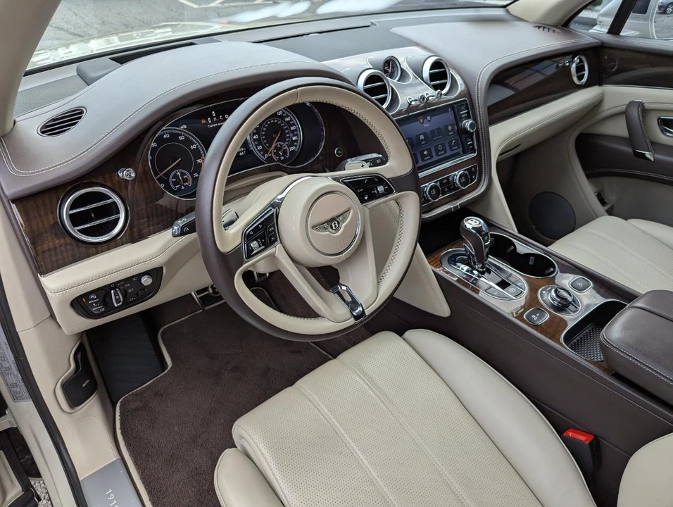 2020 Bentley Bentayga - Image 14 of 31