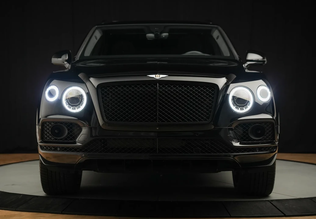 2020 Bentley Bentayga - Image 2 of 31