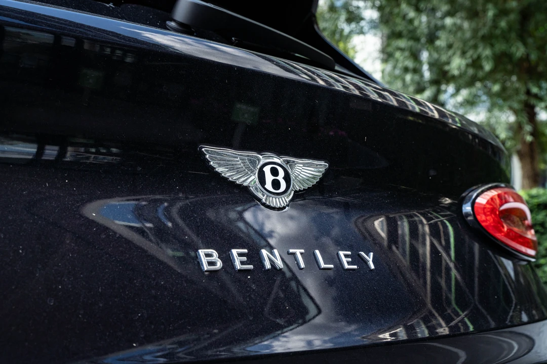 2020 Bentley Bentayga - Image 18 of 31