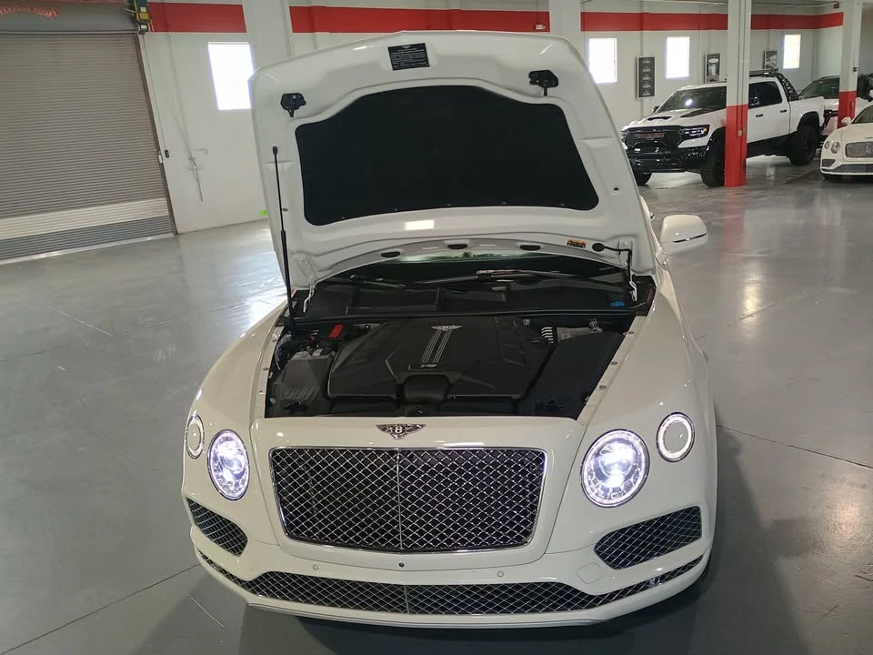 2020 Bentley Bentayga - Image 17 of 20