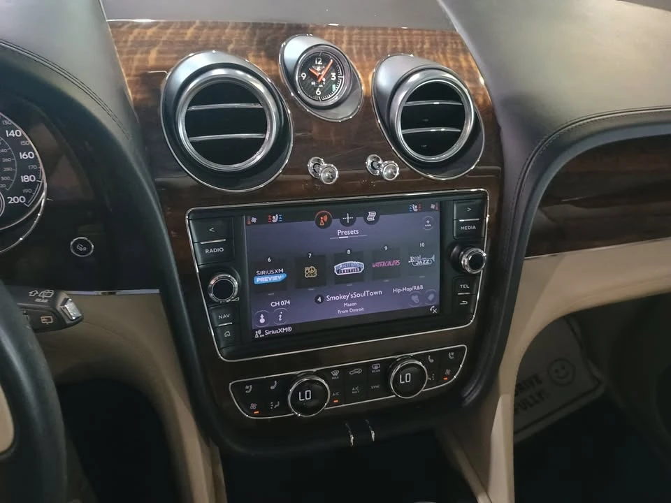 2020 Bentley Bentayga - Image 13 of 20