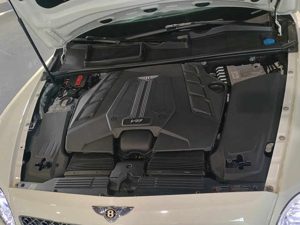2020 Bentley Bentayga - Image 18 of 20
