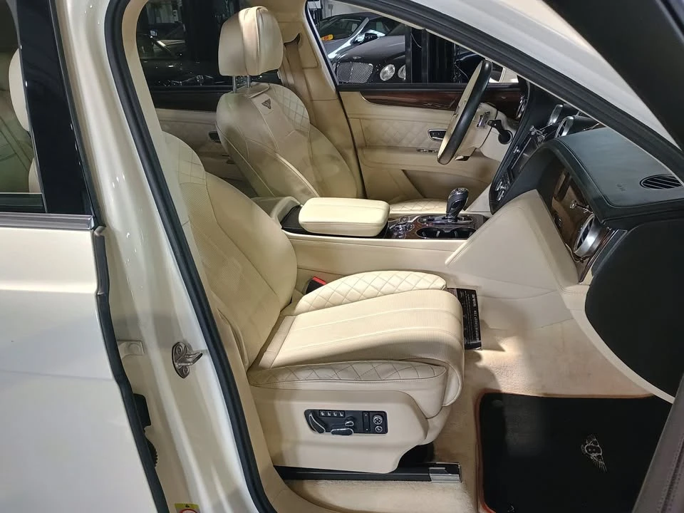 2020 Bentley Bentayga - Image 16 of 20